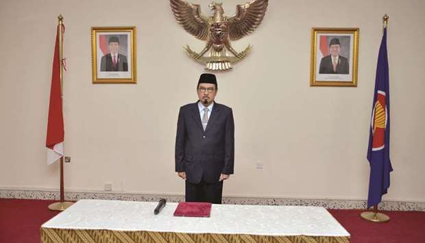AMBASSADOR: Air Marshal (Ret) Muhammad Basri Sidehabi, Indonesian Ambassador to Qatar, administers oath.