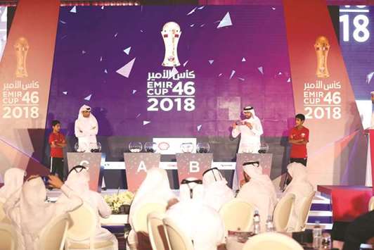 Former Qatar goalkeeper Younis Ahmed (R) and forward Mubarak Mustafa (left) at the Emir Cup draw yesterday.