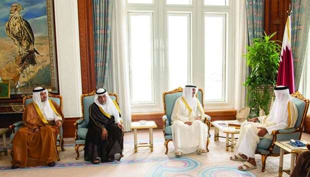 Amir meets Speaker of Kuwait