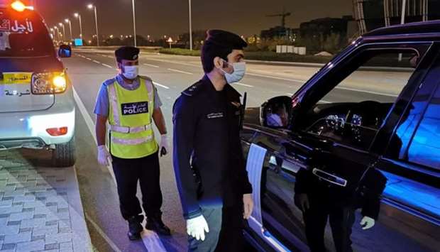 The Traffic Patrol and Investigation Department continues with its campaign aimed at raising awareness among people in Qatar on the need to comply with the precautionary and preventive measures taken to curb the spread of Covid-19. (Pictures courtesy: Twitter page of the General Directorate of Traffic)