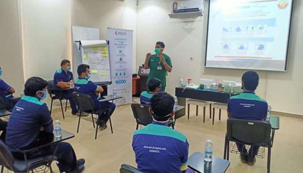 To ensure the safety and reliability of volunteers, QRCS's Training and Development Centre held training courses on how to use infection preventive tools and boost the morale of quarantined persons. 