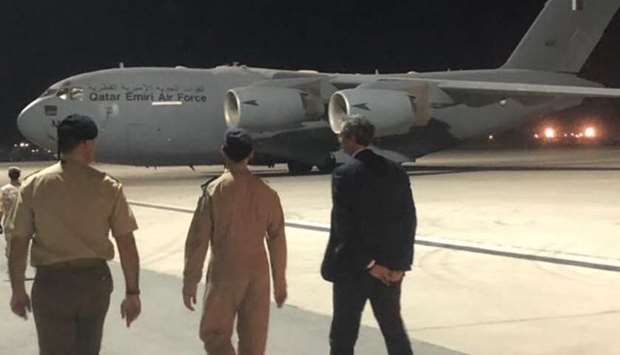 Amb. Alessandro Prunas visits the military base in Qatar from where two Amiri Air Force aircraft will take off with the equipment necessary to install two field hospitals in Italy