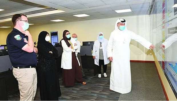 During the visit, HE Dr al-Kuwari inspected the progress of work at the centre, which operates 24/7, and met with teams on duty from HMC and Primary Health Care Corporation.