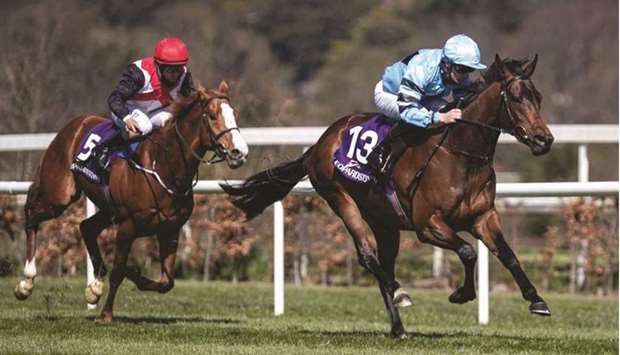 Declan McDonogh (right) rides Southern Lights to victory in the Leopardstown Annual Members (C&G) Maiden. (Racing Post)