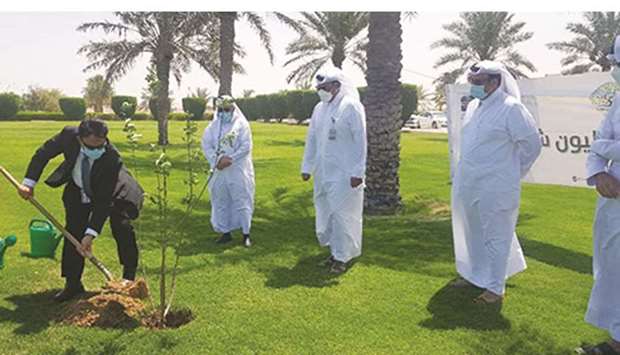 Senior officials from the Ministry of Municipality and Environment and the municipality were present.