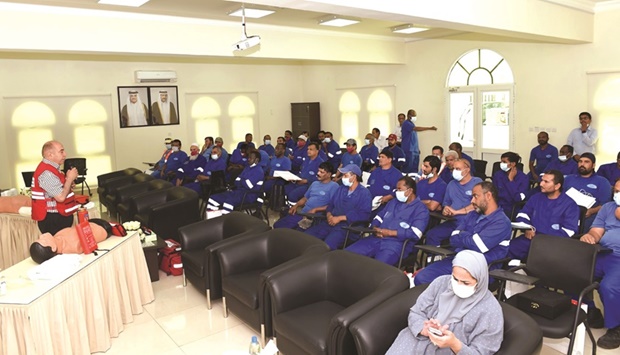 On the sidelines of the celebration, QRCS presented lectures to raise awareness among workers on how to promote and create a health and safety culture.