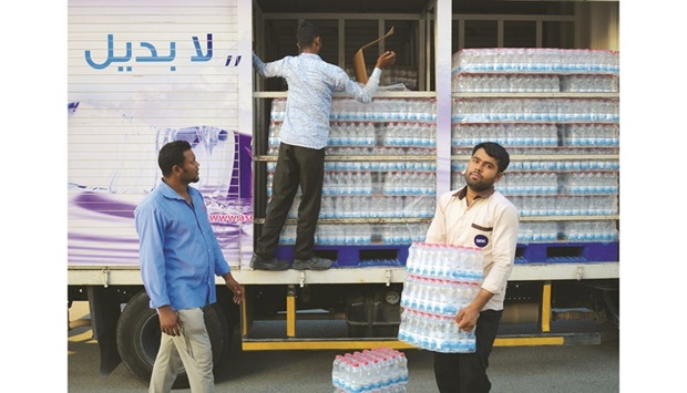 The initiative, which delivered 1,200 food packages to the families, comes in support of the Ramadan drive to contribute to meeting the needs of those with limited income during the blessed month.