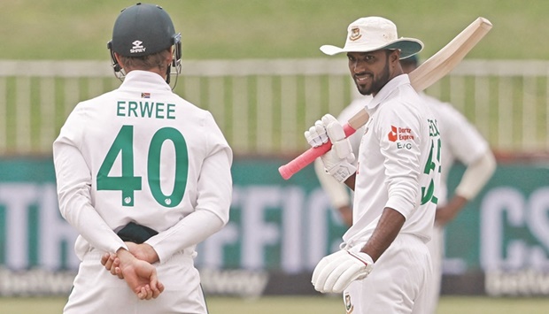 Bangladeshu2019s Ebadot Hossain exchanges words with South Africau2019s Sarel Erwee during the fifth day of the first Test at the Kingsmead stadium in Durban on Monday. (AFP)