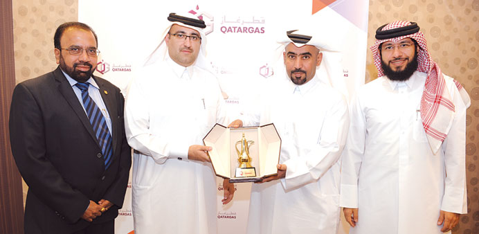 Qatargas and IIA-Qatar officials at the ceremony.