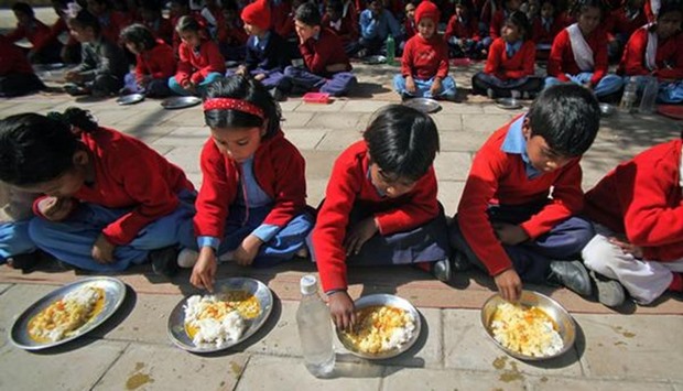 Free meals to schoolchildren