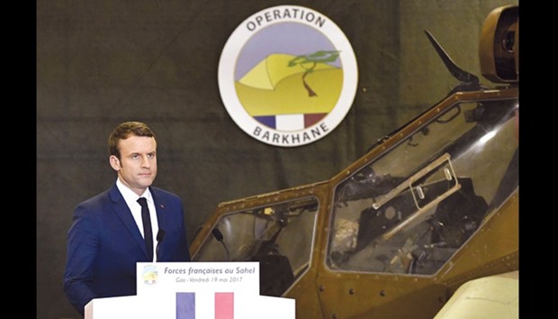 Macron addressing French troops in Gao.