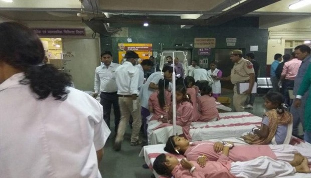 The students of Rani Jhansi Kanya Sarvodaya Vidyalaya were rushed to hospital after they complained of irritation in the eyes.(Image courtesy: News18 India)