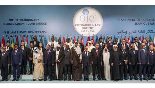 His Highness the Amir Sheikh Tamim bin Hamad al-Thani with heads of Islamic delegations who attended the Extraordinary Summit of the Organisation of Islamic Co-operation (OIC) in Istanbul