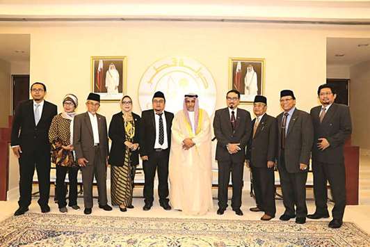HE the Advisory Council Deputy Speaker Mohamed bin Abdullah al-Sulaiti with the Indonesian delegates.