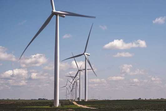 Siemens wind turbines on a wind farm managed by MidAmerican Energy, a subsidiary of Berkshire Hathaway, in Marshalltown, Iowa (file). Two of Europeu2019s biggest turbine makers reported stiffer competition that held back profit in the first few months of the year.