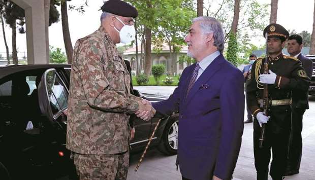 Pakistanu2019s Army Chief of Staff General Qamar Javed Bajwa is welcomed by Afghanistanu2019s High Council for National Reconciliation Chairman Abdullah Abdullah in Kabul.