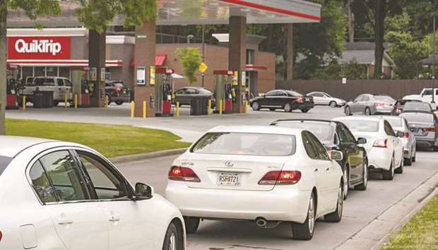 Cars line up at a QuickTrip in Atlanta, Georgia, after gasoline supplies were hit.