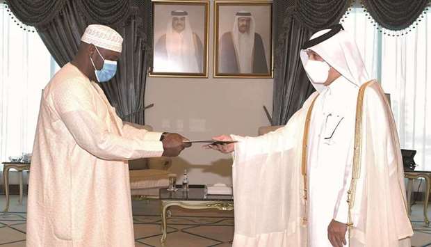 Al-Muraikhi wished the new ambassador success in his duties, and assured him of support to advance bilateral relations in various fields.