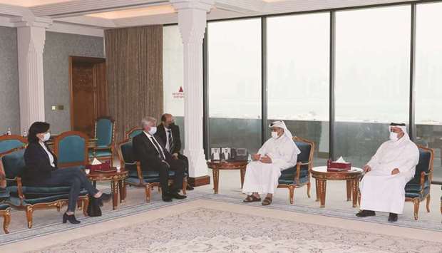 Discussions touched on bilateral relations between the two nations, and joint co-operation in the trade, investment, and industrial fields, as well as means to bolster and develop this co-operation.