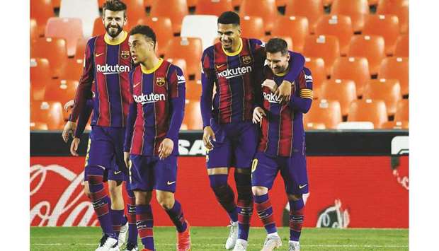 Barcelona pulled themselves back into title contention with a resurgent run of 16 wins from 19 games in 2021, while Atletico Madrid began to run out of steam in February, also letting Real Madrid and then Sevilla back in to the picture. (AFP)