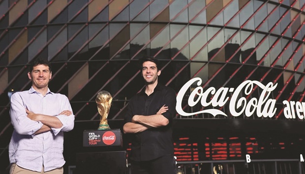 Iker Casillas (left) and Ricardo Kaka with the FIFA World Cup trophy in Dubai.