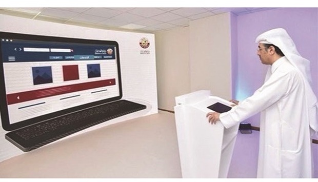 HE the Minister of Labour Dr Ali bin Smaikh al-Marri inaugurating the new website.