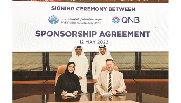 Officials at the agreement-signing ceremony.