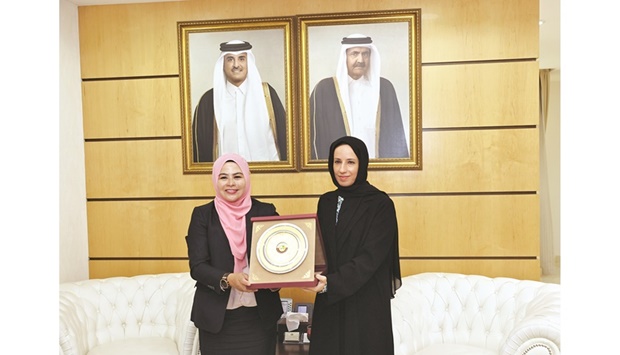 During the meeting, they reviewed co-operation in the fields of education and higher education, and ways to support and enhance them.