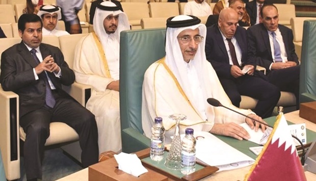 The session's work discussed the projects scheduled to be implemented next year, in addition to evaluating the programs and activities that have been implemented previously.