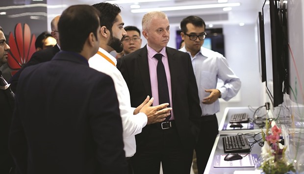 A demonstration takes place during Huaweiu2019s regional cloud roadshow.