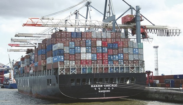 Hanjin Shipping is in talks with shipowners to reduce charter fees as part of a requirement by creditors in exchange for funds to improve its financials.