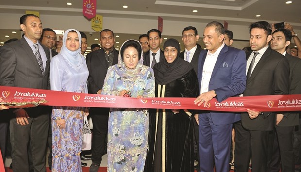 Mansor inaugurating Joyalukkasu2019 second showroom in Kuala Lumpur.