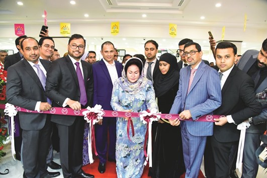 Mansor inaugurating the showroom on June 25 in the presence of Malabar Gold as well as Jakel Group officials, other dignitaries and well-wishers.