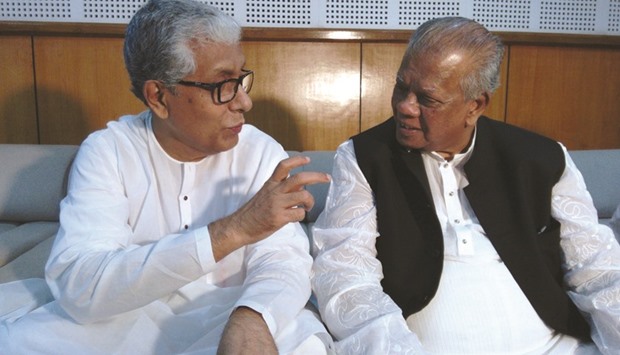Bangladesh Industry Minister Alhaz Amir Hossain Amu (right) with Tripura Chief Minister Manik Sarkar on the sidelines of an investment summit in Agartala yesterday.