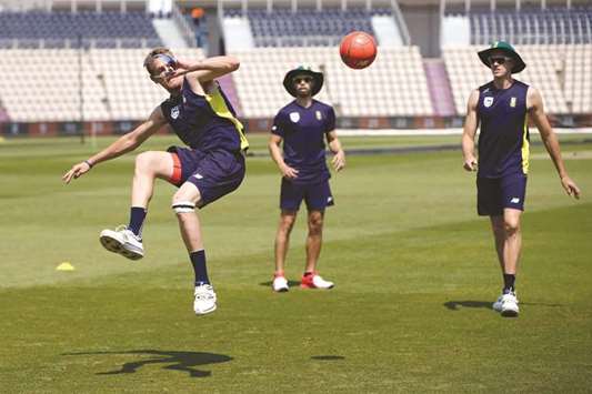 South Africau2019s Chris Morris and Morne Morkel (R) during nets. (Reuters)