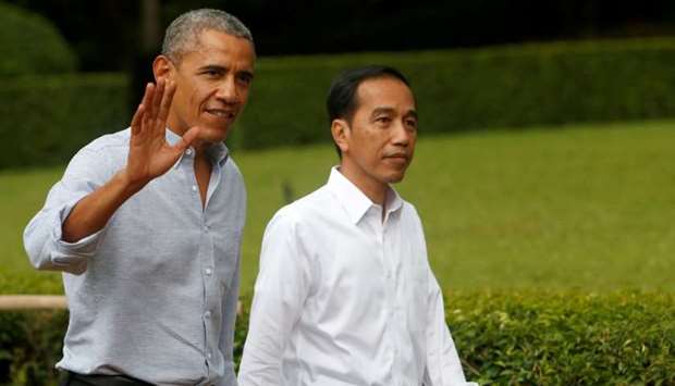 Former US President Barack Obama and Indonesian President Joko Widodo