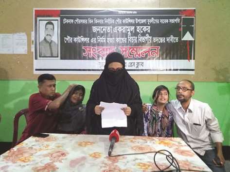 Ayesha Begum holds a press conference to dispute the policeu2019s version of events in Coxu2019s Bazar.