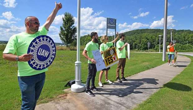 Pro-union workers demonstrate outside Volkswagenu2019s Chattanooga plant in Tennessee