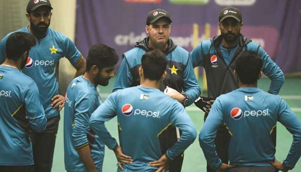 Pakistanu2019s coach Mickey Arthur (centre) has said that while the start to the World Cup has been disappointing, the team will have to look forward and come back strong. (AFP)