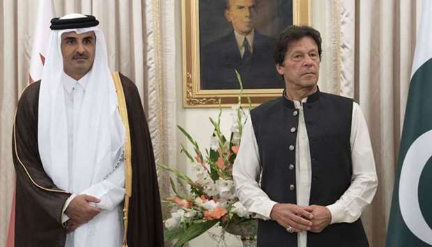 His Highness the Amir Sheikh Tamim bin Hamad al-Thani and Pakistan Prime Minister Imran Khan witnessing the signing of agreements.