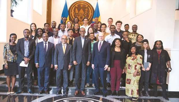 Carnegie Mellon students with Rwandau2019s President Paul Kagame.
