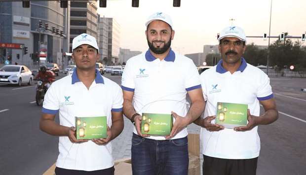 Al Meera employees also engaged in distributing Iftar boxes through its selected branches and main intersections.