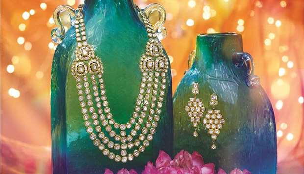 A jewellery set from Kalyan Jewellers.