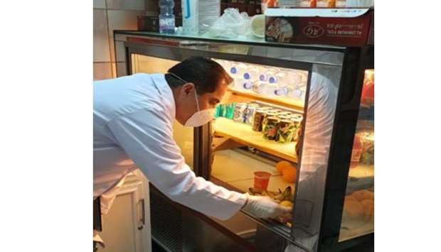 The Health Supervision Department of the Municipal Control Department at Al Shamal municipality carried out 40 inspection drives at foodstuff shops within its jurisdiction. During the campaign, shops were inspected to see if they followed health procedures and met the essential requirements. A total of 15 slaughtered livestock carcasses and 5,640 kg of fish were inspected.
