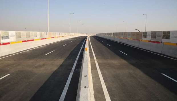The bridge consists of four lane dual carriageway with a capacity of about 16,000 vehicles per hour