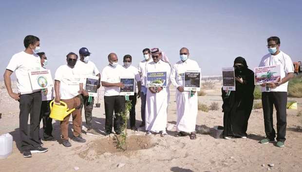 The Mindtune Ecowaves Society, a global NGO working for environment, joined the one million tree planting initiative of the government of Qatar by planting 15 desert trees recently on the occasion of World Environment Day.