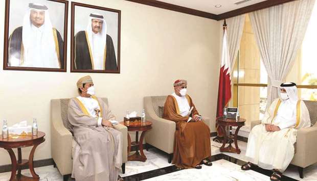 Minister of Municipality and Environment and Acting Minister of State for Cabinet Affairs meets with the Minister of Housing and Urban Planning in the sisterly Sultanate of Oman