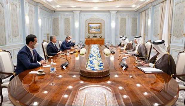 The meeting dealt with reviewing bilateral relations, particularly in the diplomatic and investment fields, and with increasing bilateral trade.