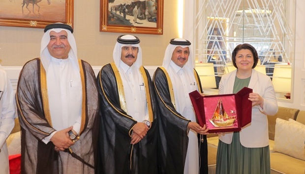 Moldovau2019s Prime Minister, Natalia Gavrilita, receiving a token of recognition from Qatar Chamber chairman Sheikh Khalifa bin Jassim al-Thani during a meeting held Sunday in Doha.
