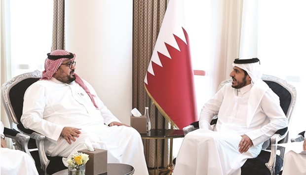 They discussed issues of common interest aimed at enhancing co-operation between the two countries in the sectors of trade, investment, and industry, in addition to exchanging views on the topics on the forum's agenda.